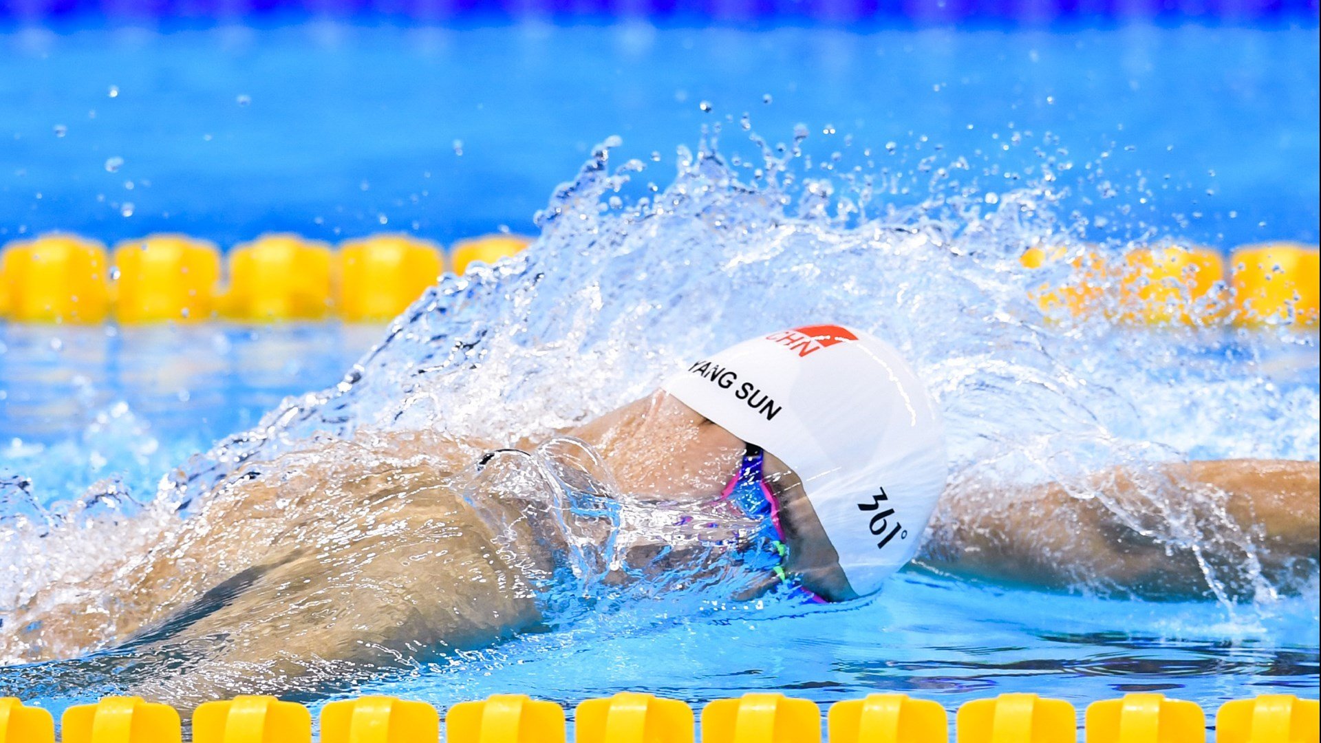 国家队在国际赛中通过阵容灵活性占据上风,国家队的比赛