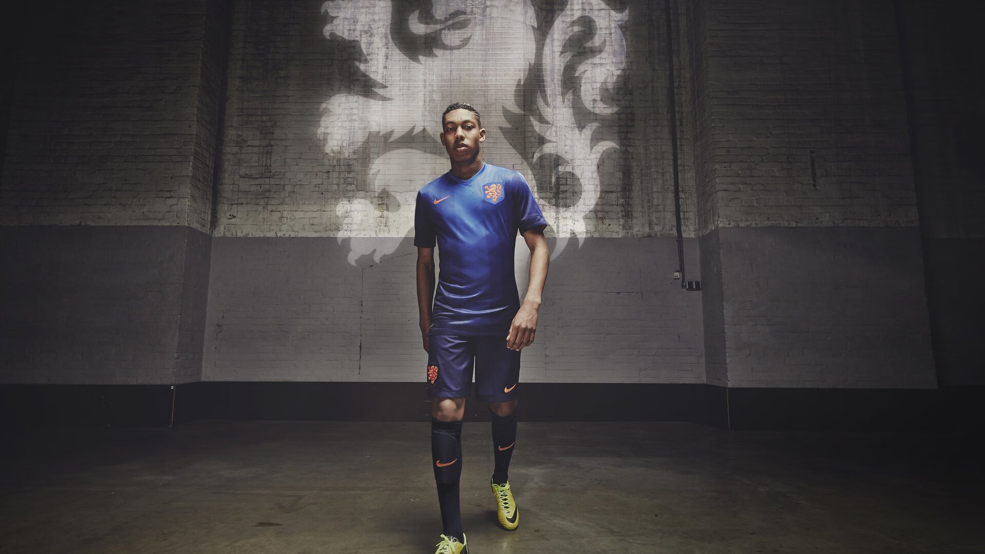 国际足坛巡回讲座推广现代足球发展理念,现代足球理念的介绍