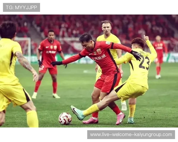 上海海港新外援加入，防线升级期盼新赛季亚冠突破